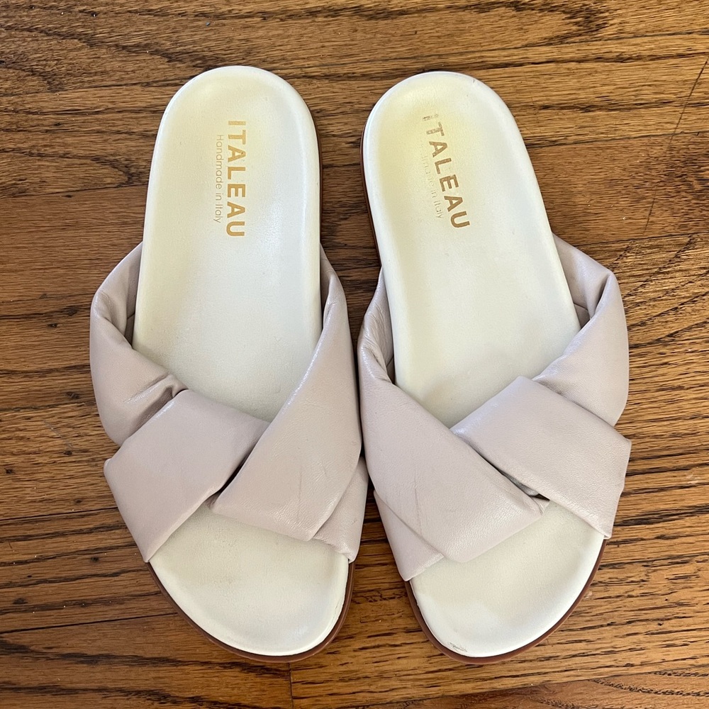 Italeau slide on sandals in very light gray size 40